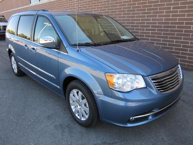 2012 Chrysler Town and Country Limited NAV 4X4