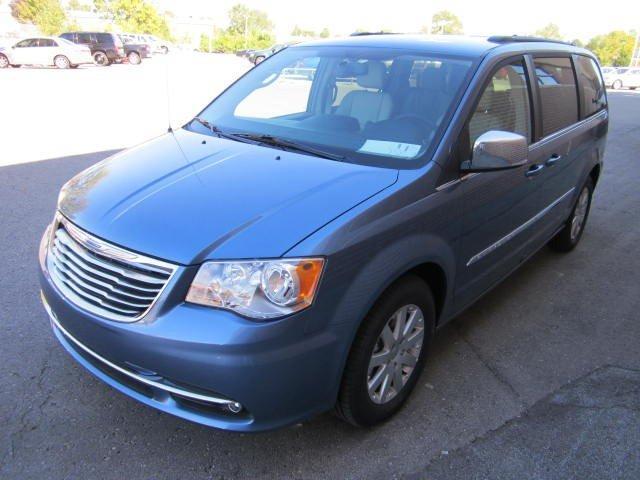 2012 Chrysler Town and Country Limited NAV 4X4