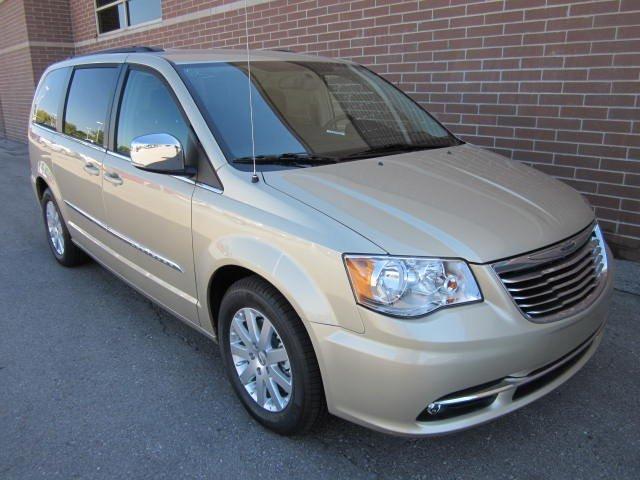 2012 Chrysler Town and Country Limited NAV 4X4