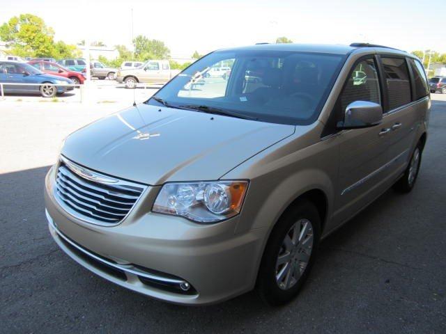 2012 Chrysler Town and Country Limited NAV 4X4