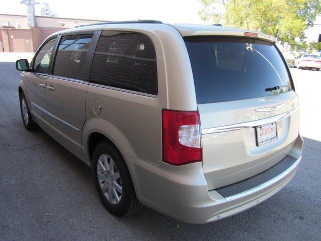 2012 Chrysler Town and Country Limited NAV 4X4