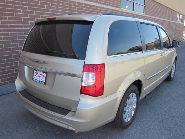 2012 Chrysler Town and Country Limited NAV 4X4