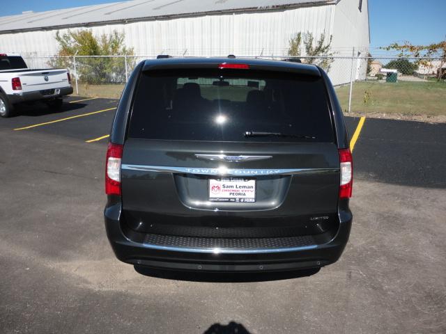 2012 Chrysler Town and Country SLT 25