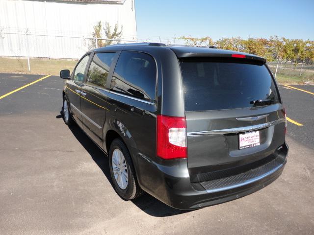 2012 Chrysler Town and Country SLT 25