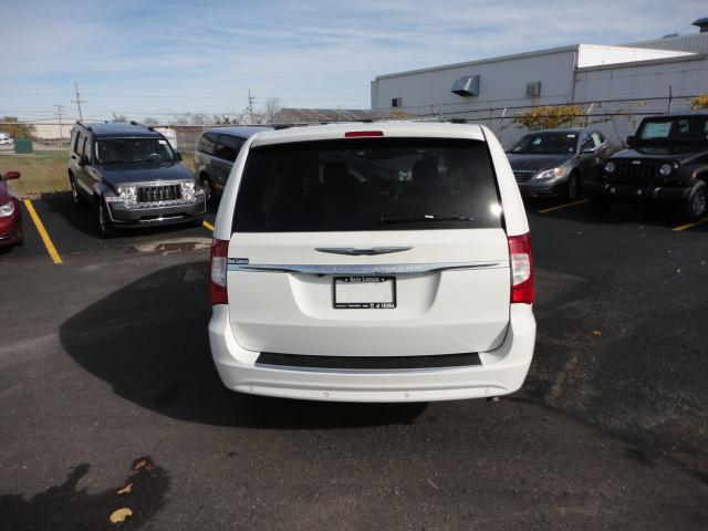 2012 Chrysler Town and Country Limited NAV 4X4