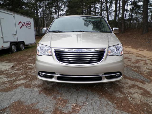 2013 Chrysler Town and Country Limited NAV 4X4