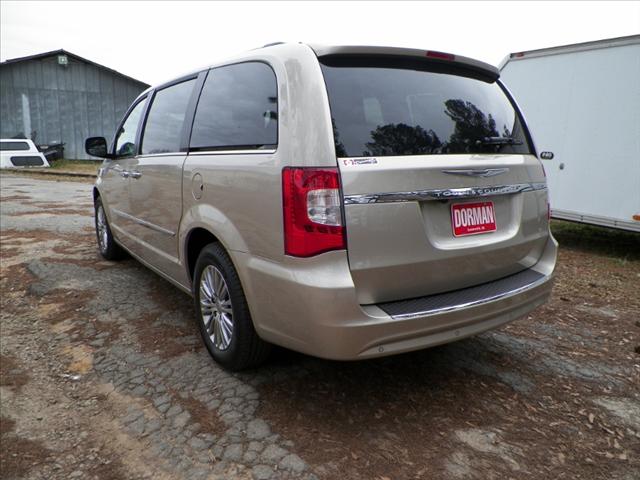 2013 Chrysler Town and Country Limited NAV 4X4