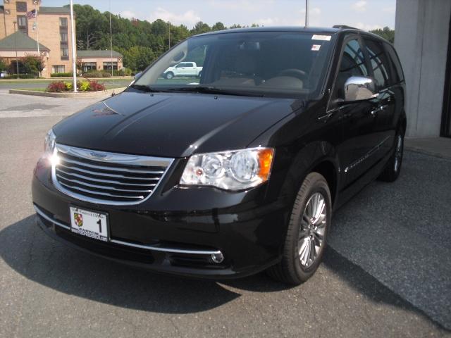 2013 Chrysler Town and Country Limited NAV 4X4