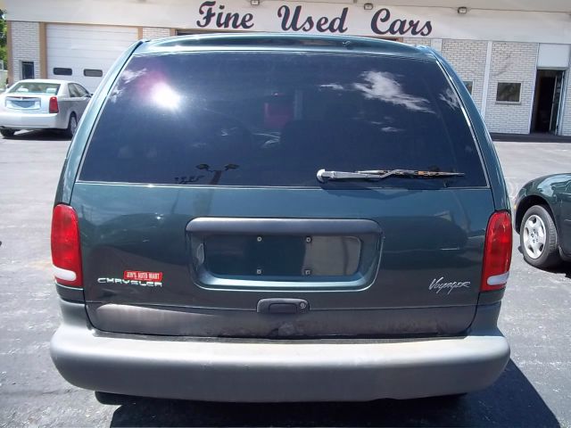 2000 Chrysler Voyager Unknown