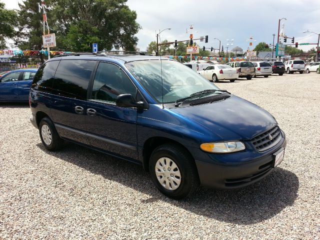 2000 Chrysler Voyager Base