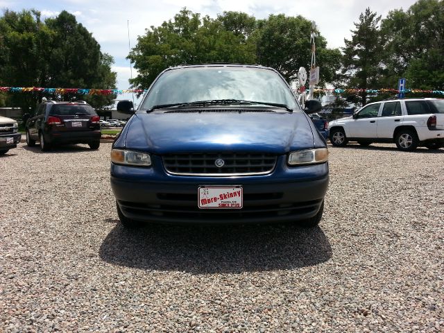 2000 Chrysler Voyager Base