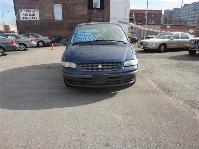 2000 Chrysler Voyager Base