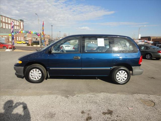 2000 Chrysler Voyager Base