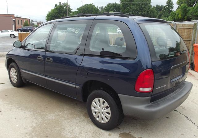 2000 Chrysler Voyager Unknown