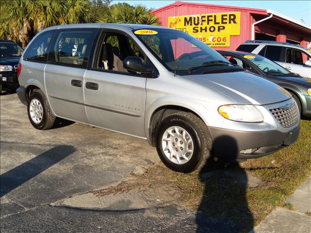 2001 Chrysler Voyager Base