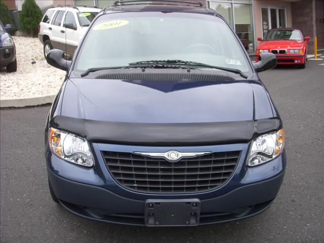 2001 Chrysler Voyager Base