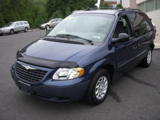 2001 Chrysler Voyager Base