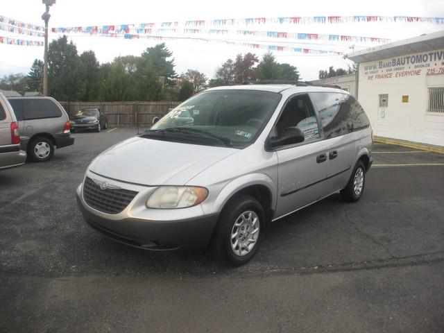 2001 Chrysler Voyager Base