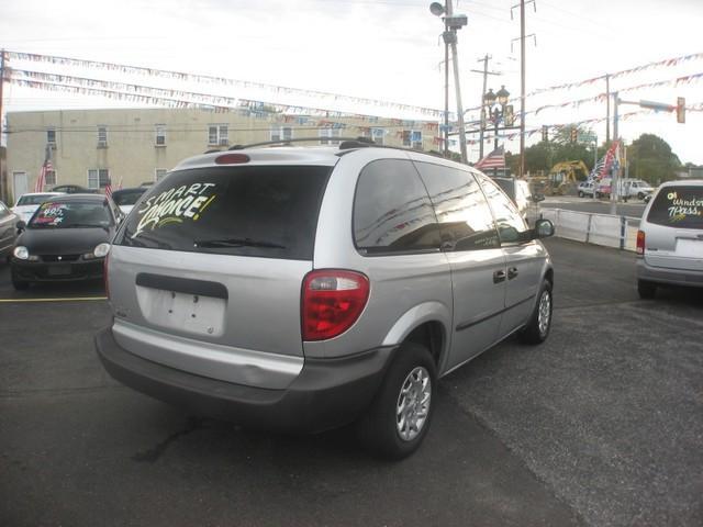 2001 Chrysler Voyager Base