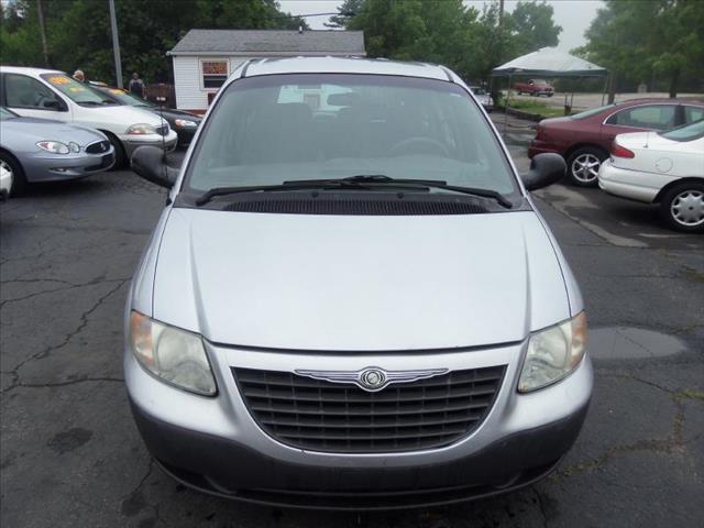 2001 Chrysler Voyager Base