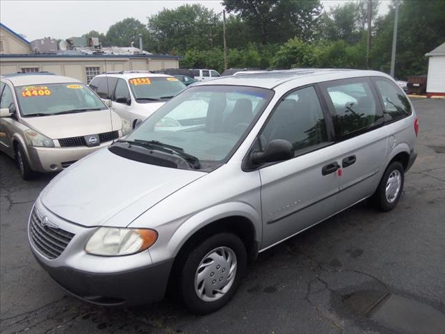 2001 Chrysler Voyager Base