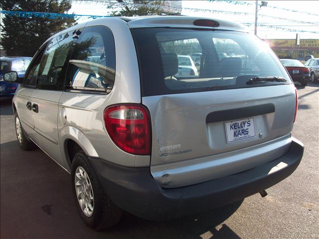 2001 Chrysler Voyager Base