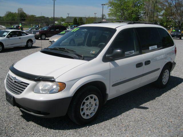 2001 Chrysler Voyager Base