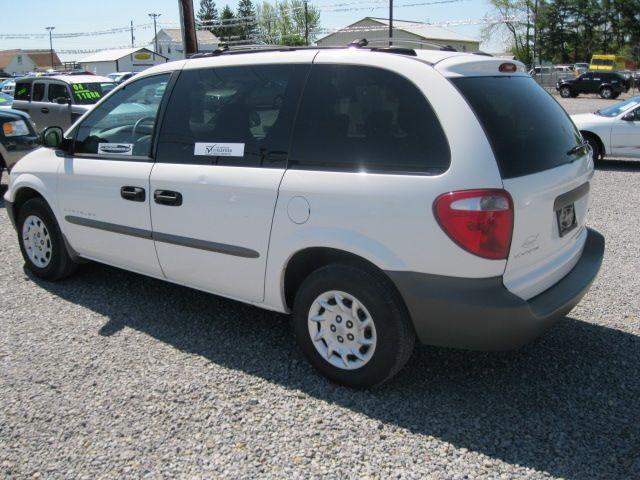 2001 Chrysler Voyager Base