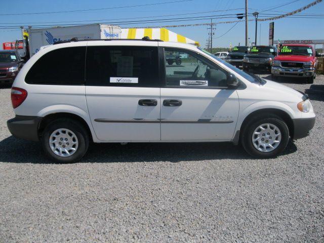 2001 Chrysler Voyager Base