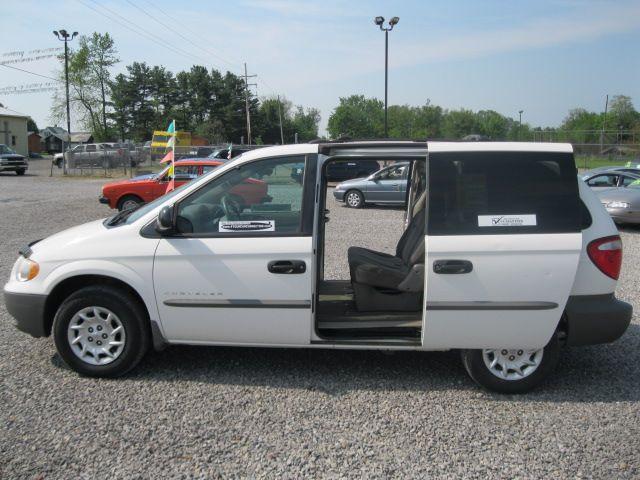 2001 Chrysler Voyager Base