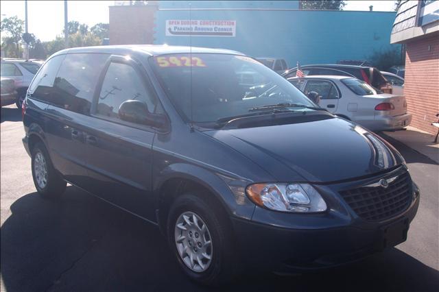 2002 Chrysler Voyager Base