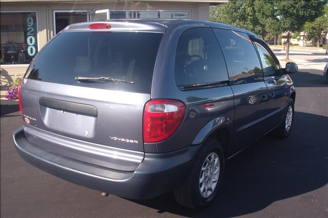 2002 Chrysler Voyager Base