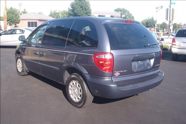 2002 Chrysler Voyager Base