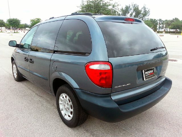 2002 Chrysler Voyager Unknown