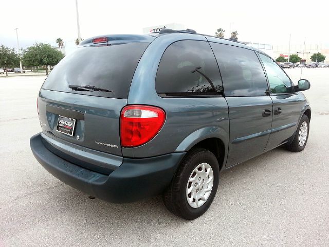 2002 Chrysler Voyager Unknown