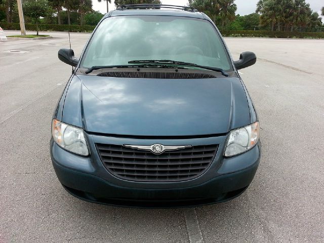 2002 Chrysler Voyager Unknown