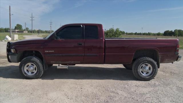 2001 Dodge Ram 2500 L.T. 4-w.d. 5.3L