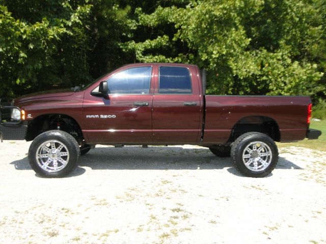 2004 Dodge 200 SLT