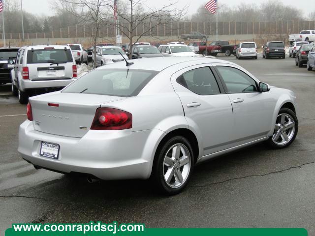 2011 Dodge Avenger D/L