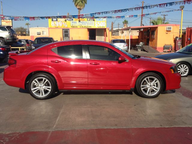 2012 Dodge Avenger eL Minivan 4D