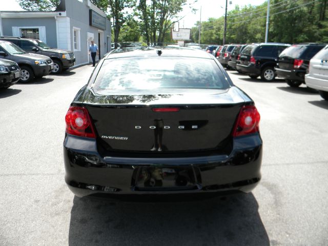 2012 Dodge Avenger Base