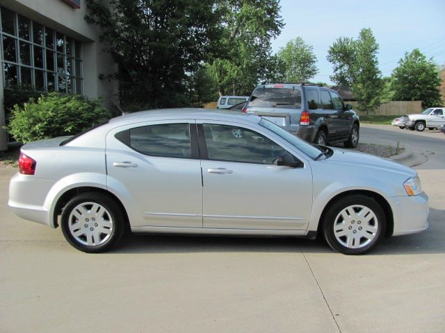 2012 Dodge Avenger SE