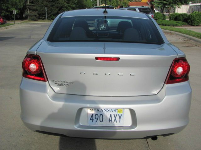 2012 Dodge Avenger SE