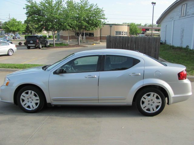 2012 Dodge Avenger SE