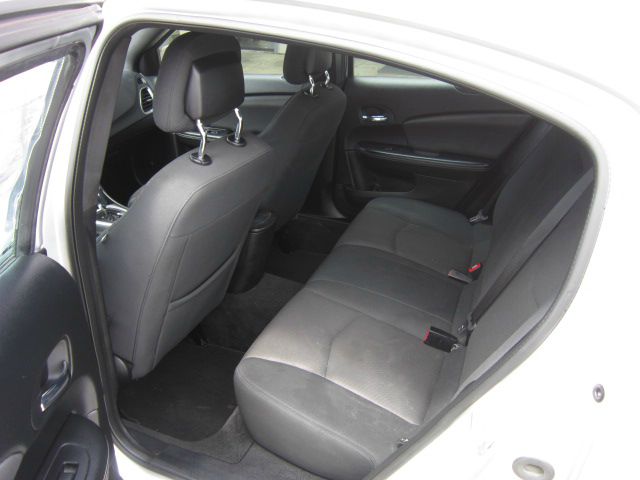 2012 Dodge Avenger Base