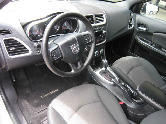 2012 Dodge Avenger Base