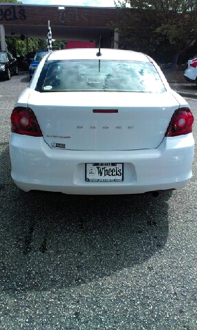 2012 Dodge Avenger S