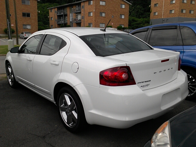 2012 Dodge Avenger Base