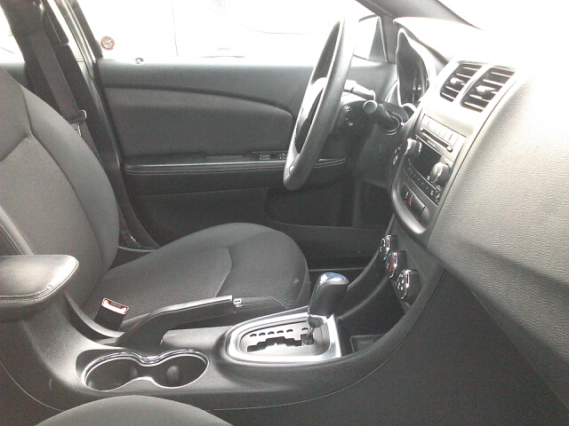 2012 Dodge Avenger Base