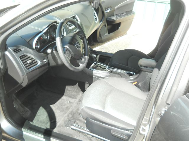 2012 Dodge Avenger Base